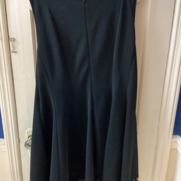 Women’s Black Sleeveless Crocheted Bottom Dress-Size 20- Pre-Owned - Picture 10 of 14